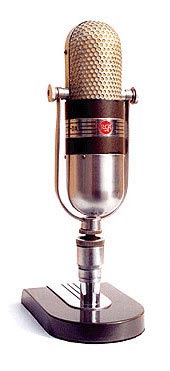 Mikrofon - til at synge dine lejlighedssange i, hvis du tør. :-)